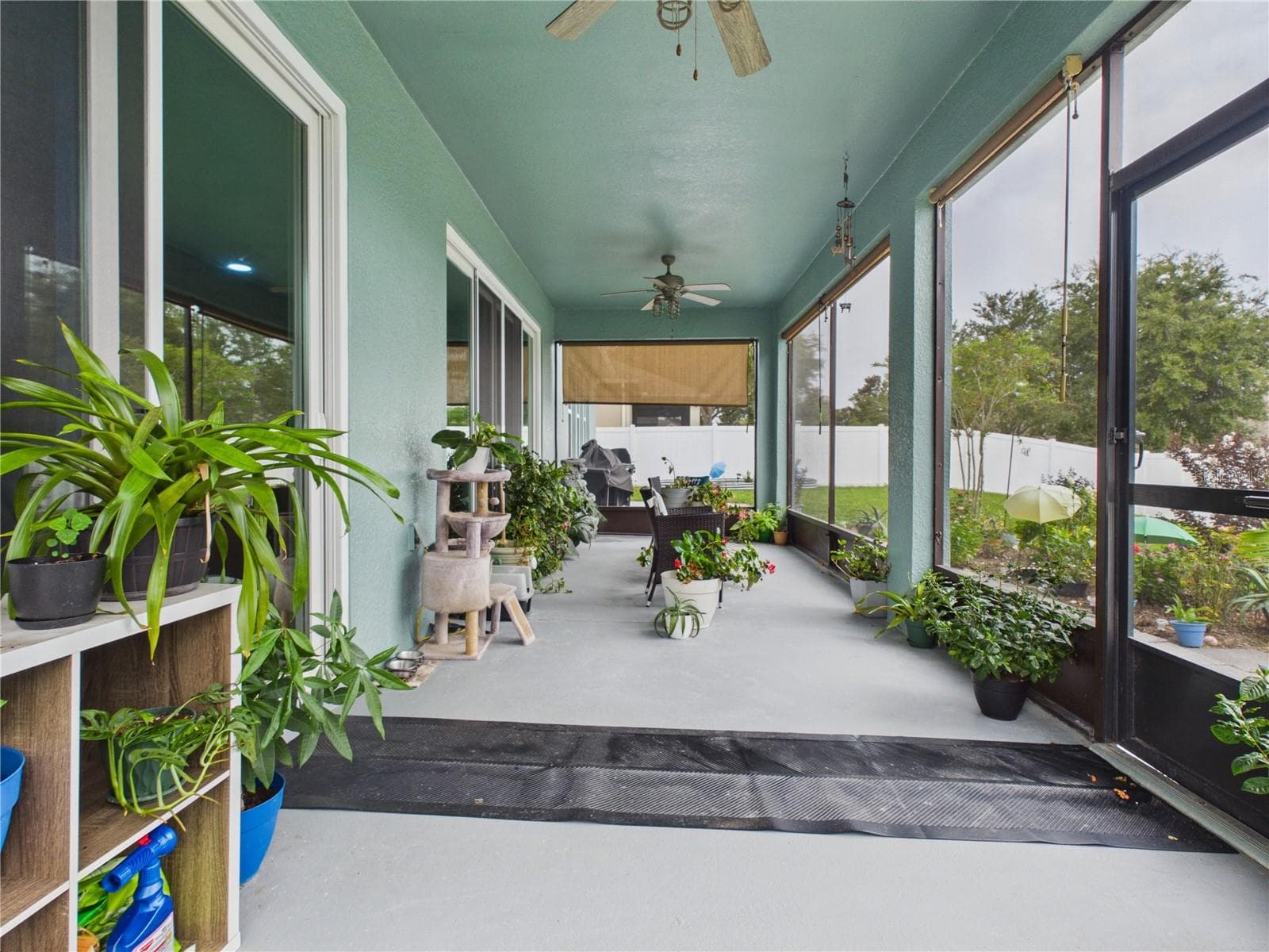 Screened in porch for outdoor living - 3026 ZANDER DR, GRAND ISLAND