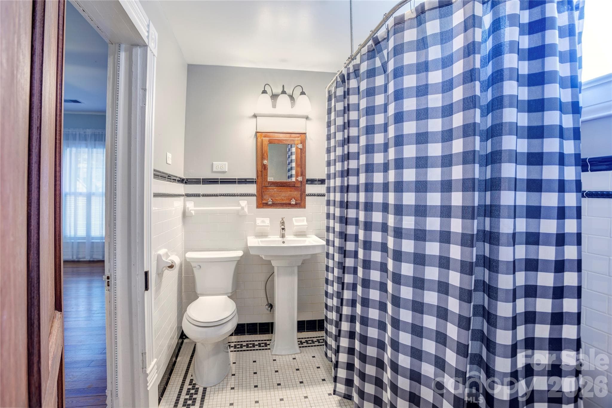 Upstairs bathroom - 30 Georgia Street NW, Concord