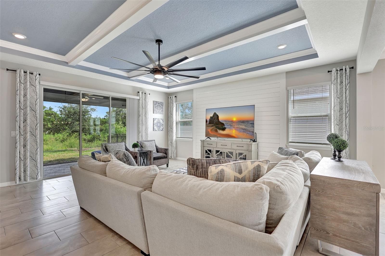 Single Family Residence at 17032 HARVEST MOON WAY, LAKEWOOD RANCH, photo 7 of 73