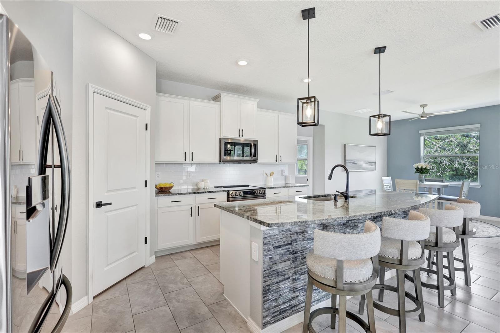 Single Family Residence at 17032 HARVEST MOON WAY, LAKEWOOD RANCH, photo 11 of 73