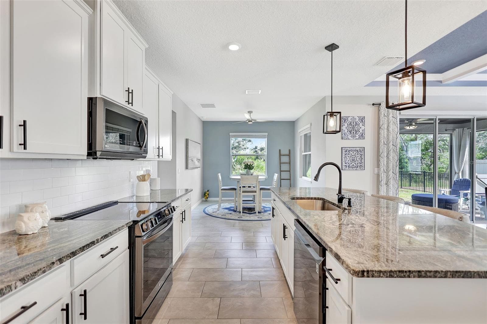 Single Family Residence at 17032 HARVEST MOON WAY, LAKEWOOD RANCH, photo 14 of 73