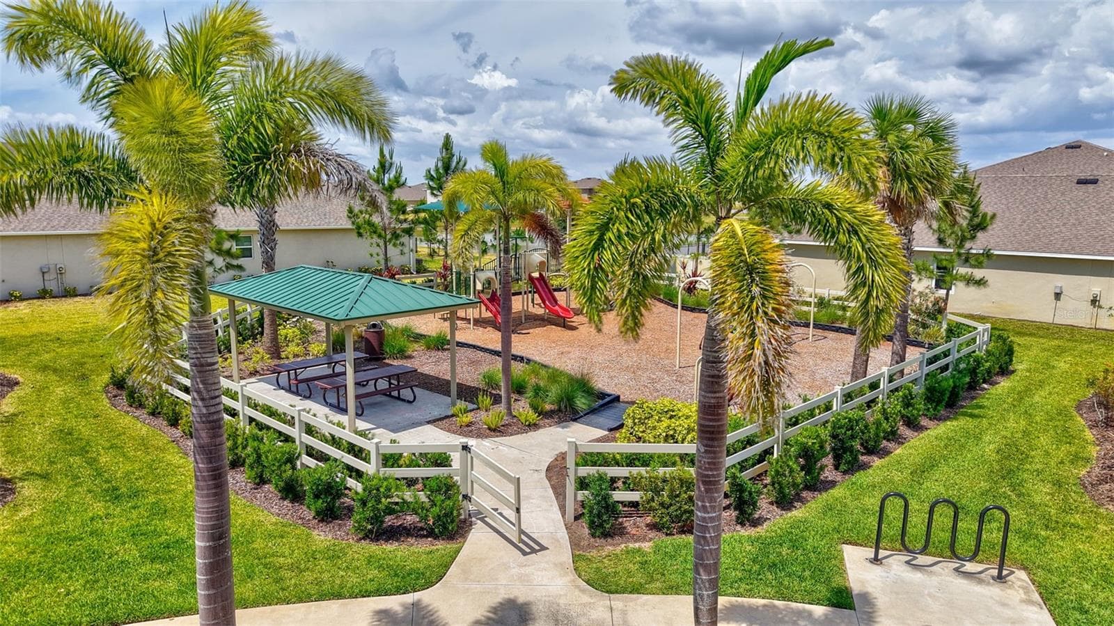 Single Family Residence at 17032 HARVEST MOON WAY, LAKEWOOD RANCH, photo 47 of 73