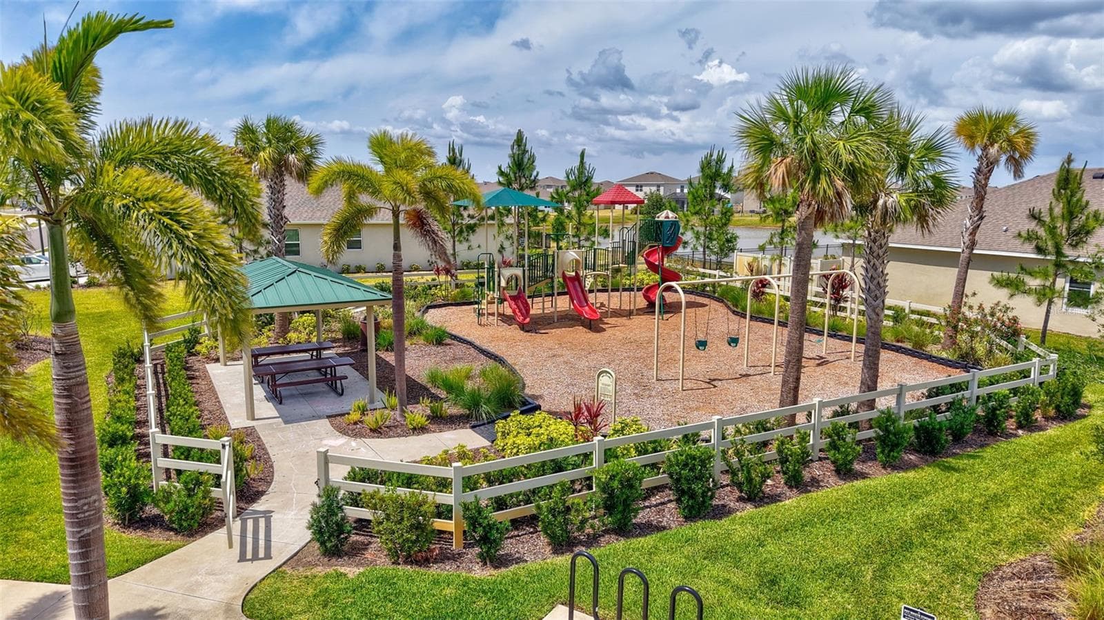 Single Family Residence at 17032 HARVEST MOON WAY, LAKEWOOD RANCH, photo 48 of 73