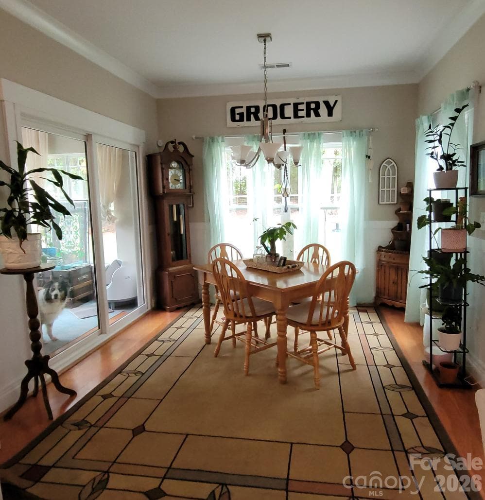 Dining Area - 2117 London Lane, Belmont