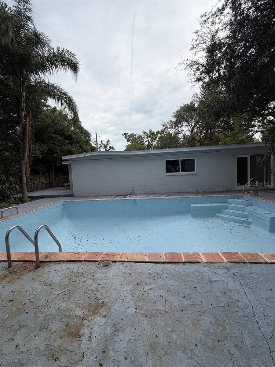 Single Family Residence at 924 VALMAR ST, BRANDON, photo 94 of 97