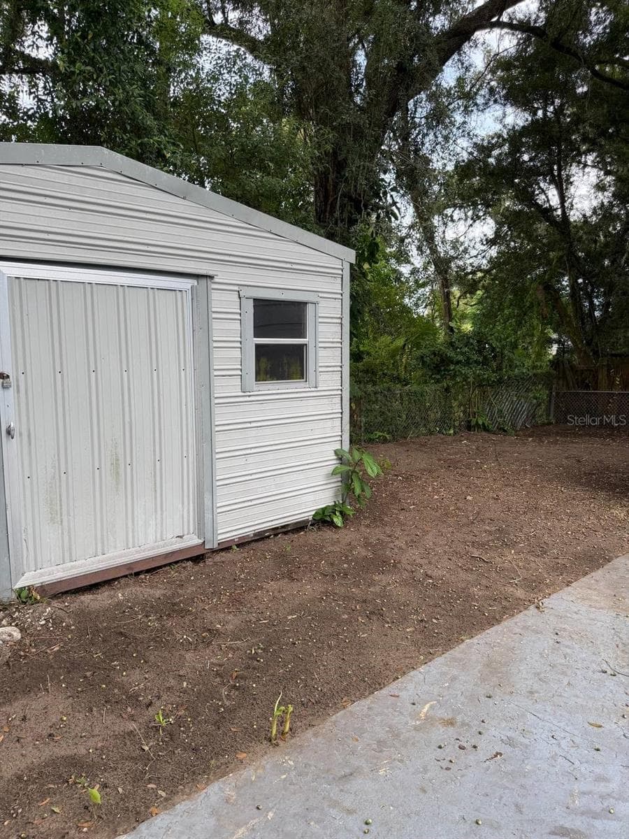 Single Family Residence at 924 VALMAR ST, BRANDON, photo 96 of 97