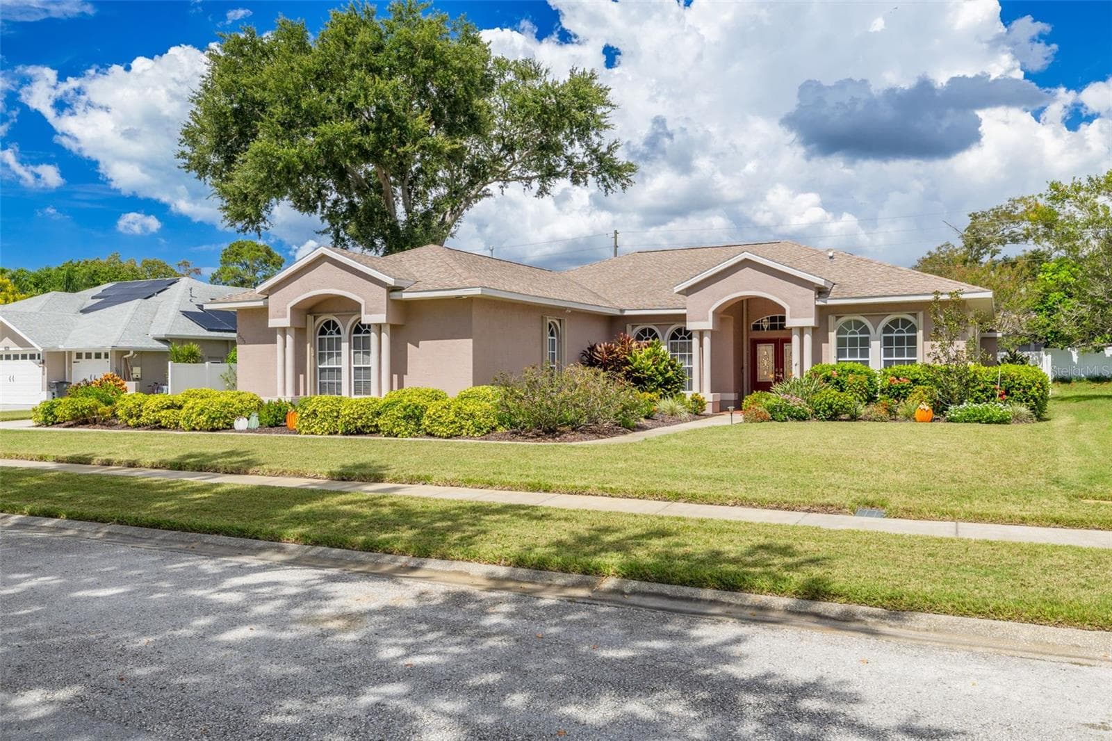1555 SUNRAY DR