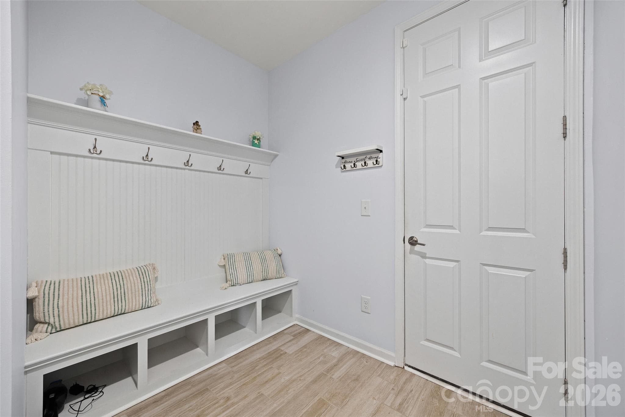 Single Family Residence at 16203 Tulloch Road, Charlotte, photo 9 of 30