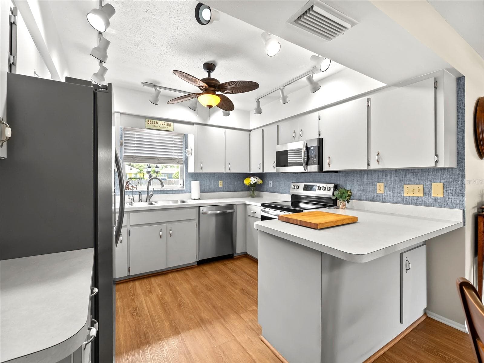 Kitchen - 1477 HUDSON RD, VENICE