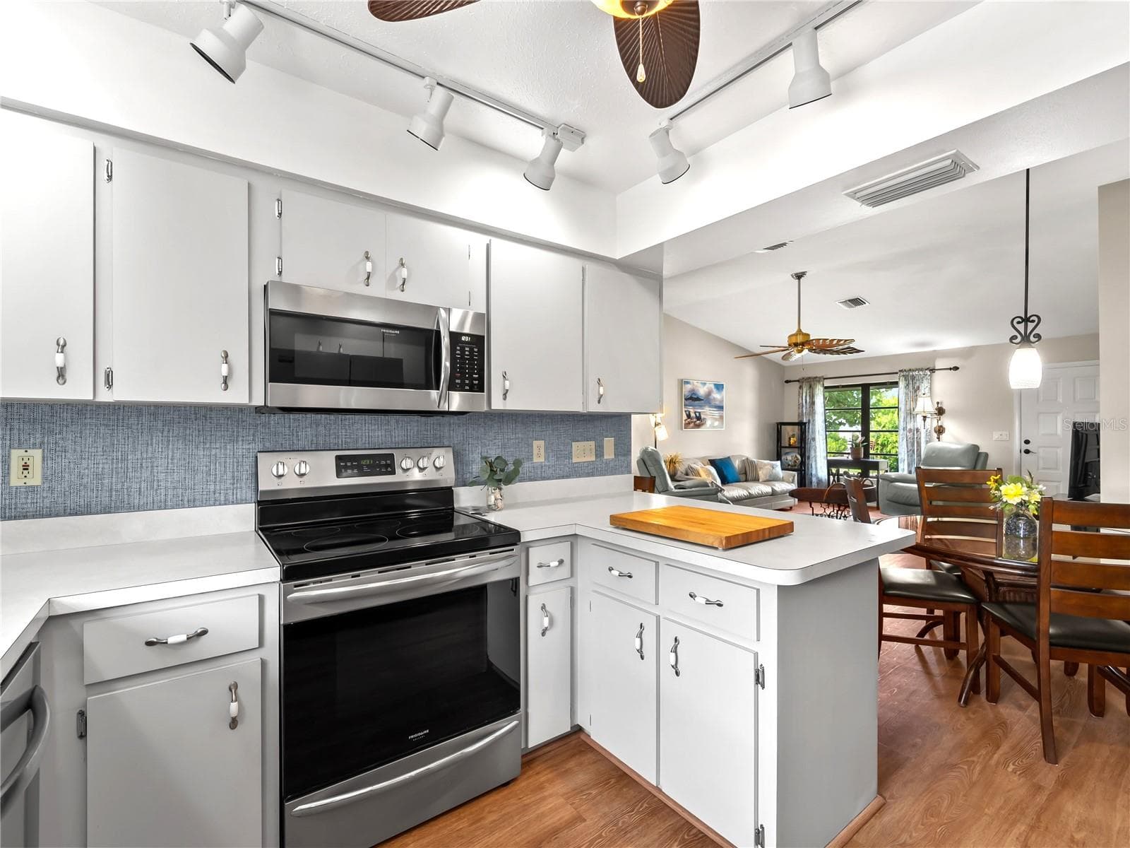 Open concept - 1477 HUDSON RD, VENICE