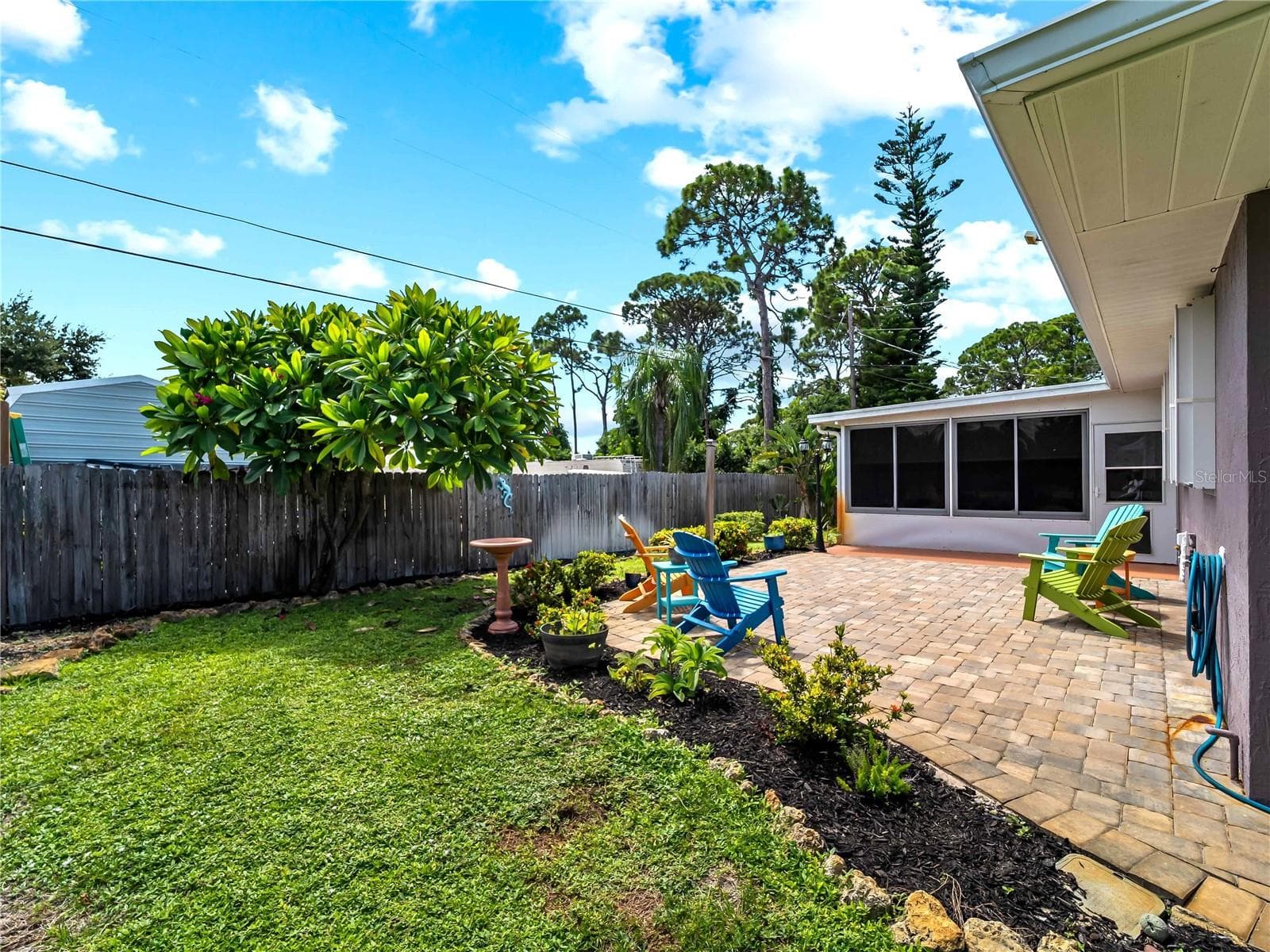 More space to entertain - 1477 HUDSON RD, VENICE