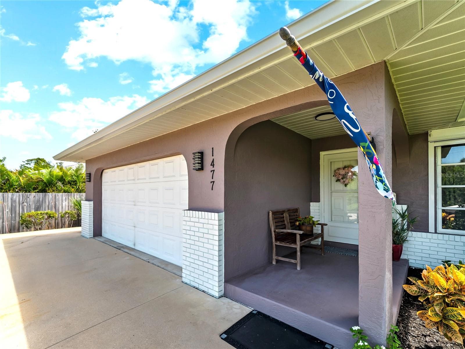 Covered entry - 1477 HUDSON RD, VENICE