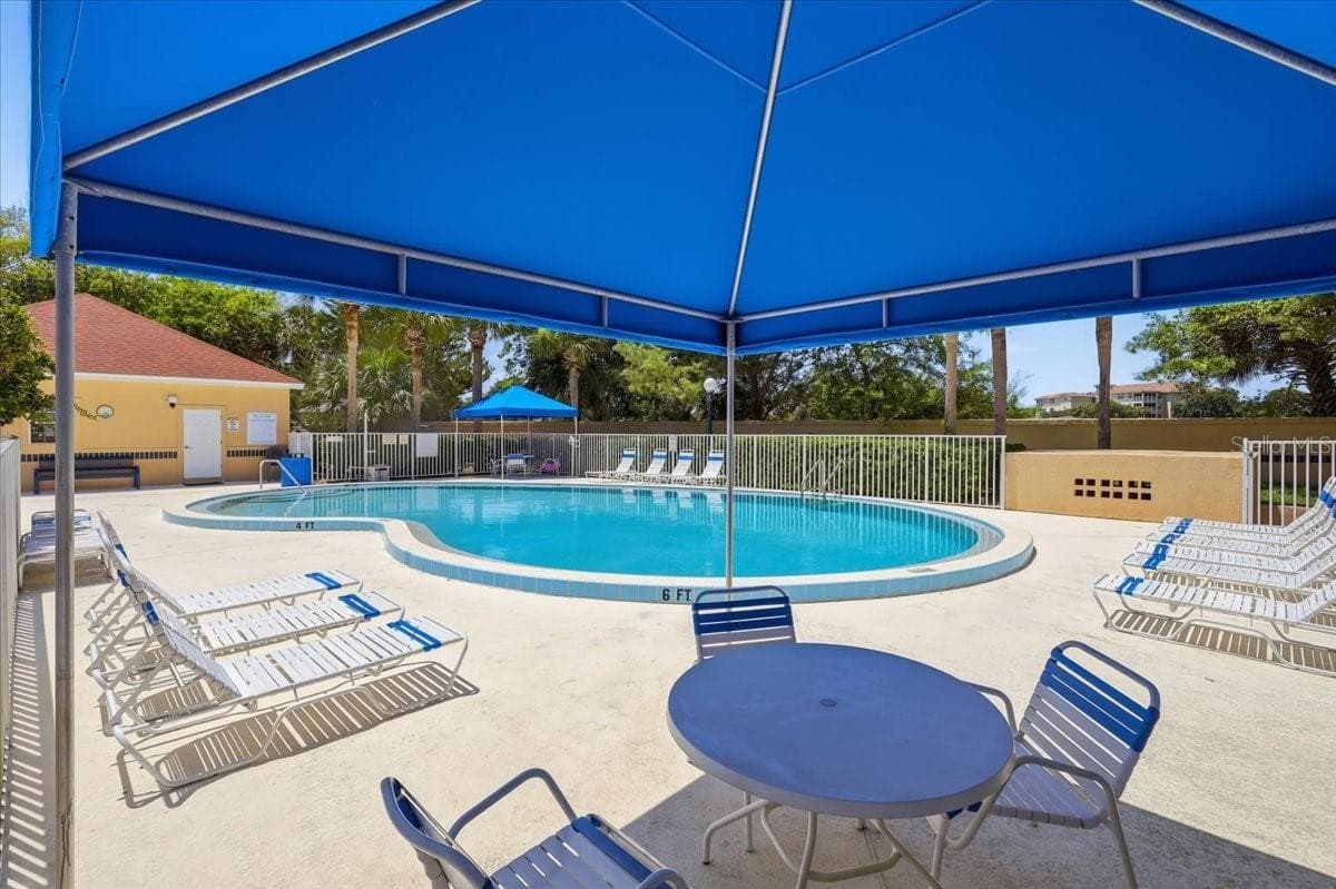 In-Ground community pool - 2 MARINA POINT PL, PALM COAST