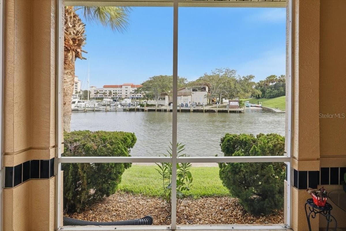 Breathtaking views of the canal - 2 MARINA POINT PL, PALM COAST