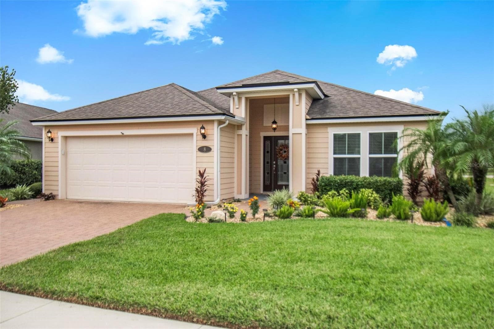 8 COUNTRY CLUB HARBOR CIR