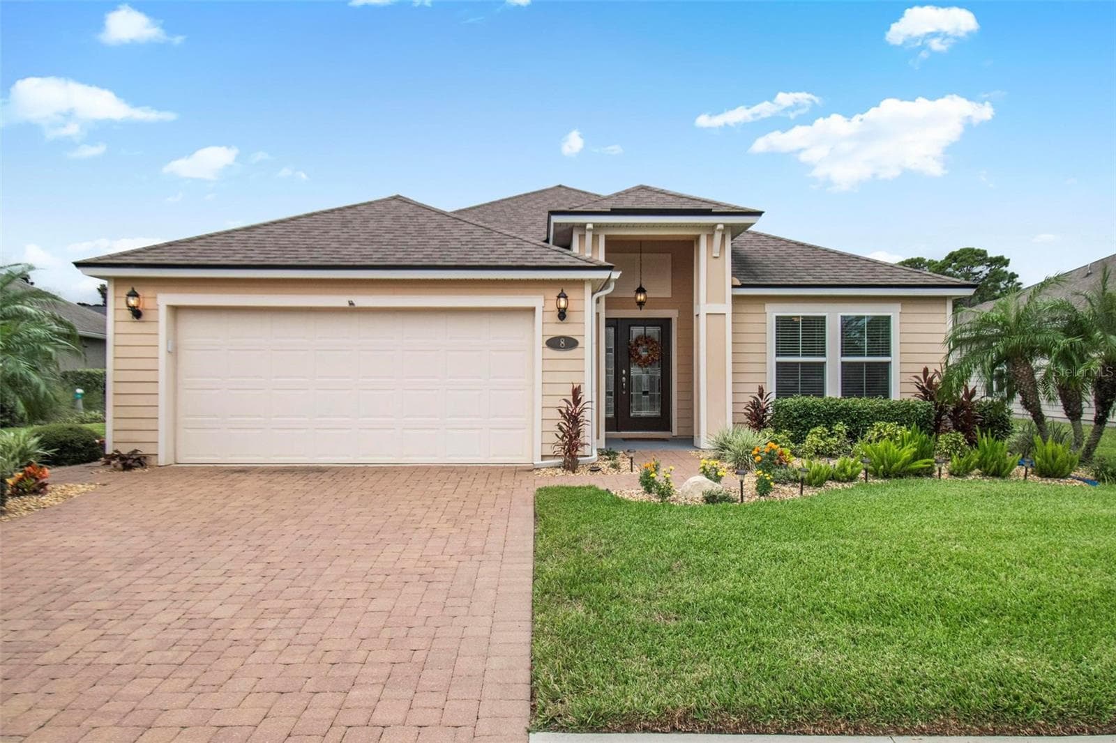 Paver driveway - 8 COUNTRY CLUB HARBOR CIR, PALM COAST