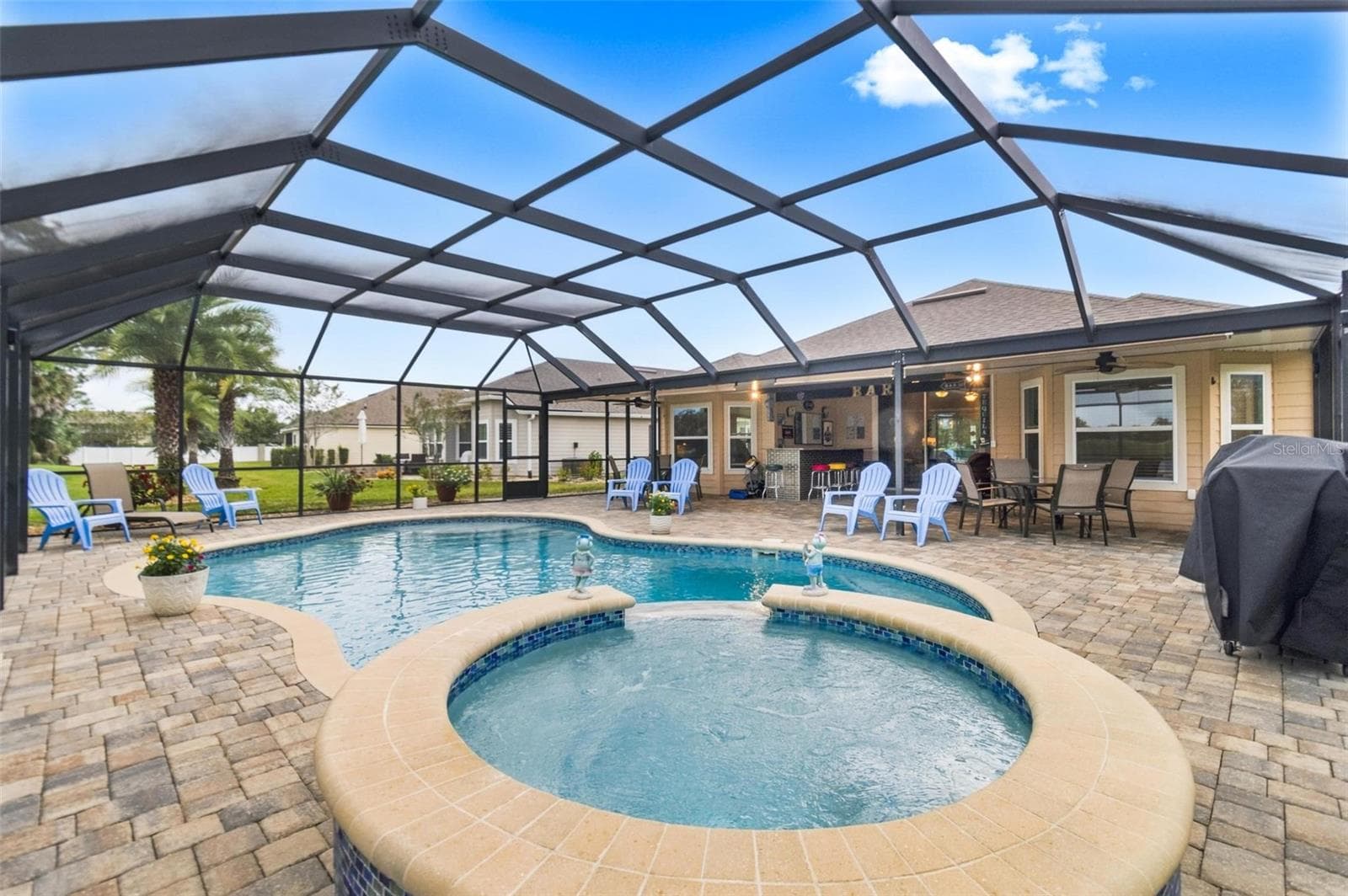 Spa and pool - 8 COUNTRY CLUB HARBOR CIR, PALM COAST