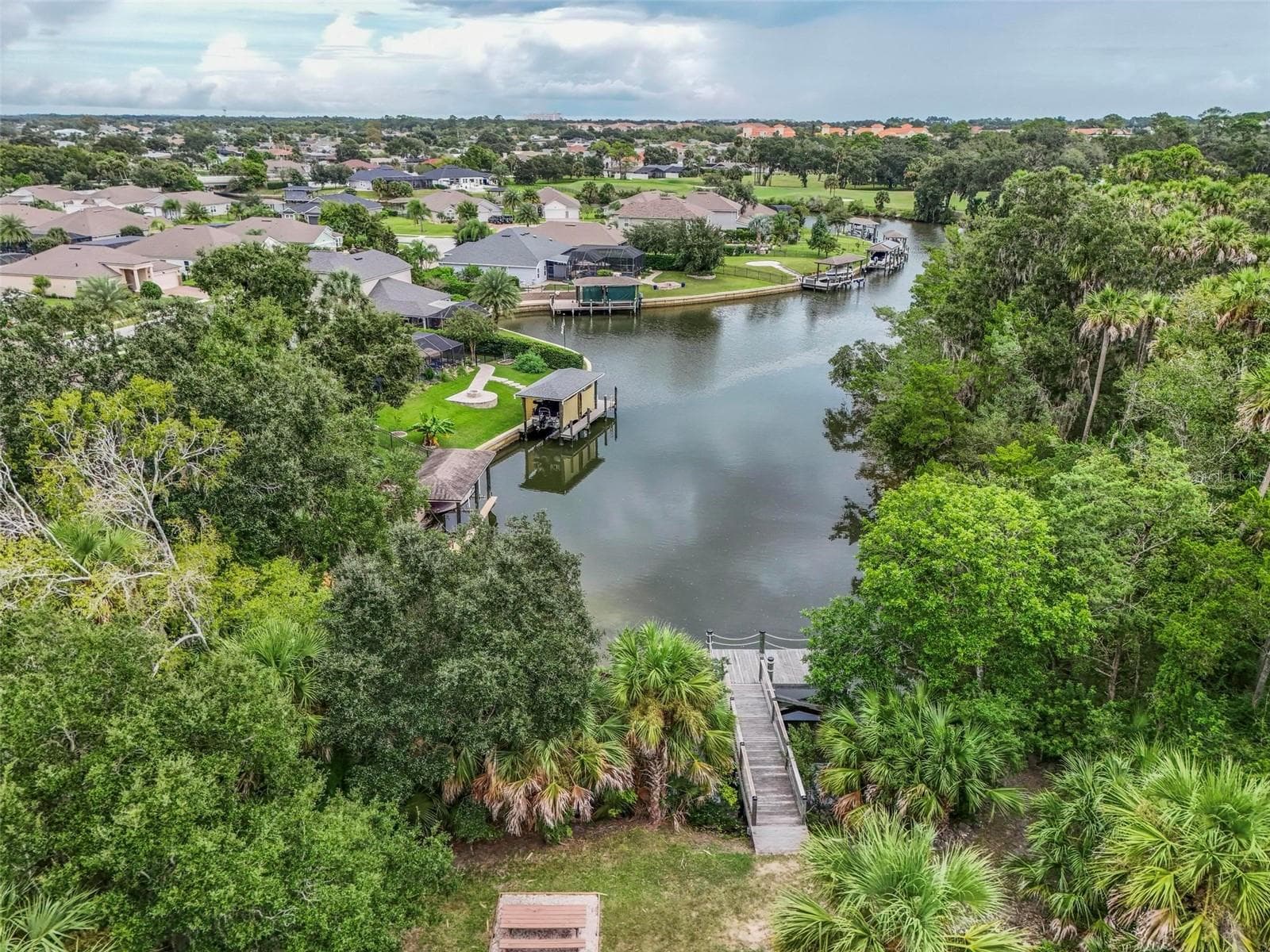 Community pier - 8 COUNTRY CLUB HARBOR CIR, PALM COAST