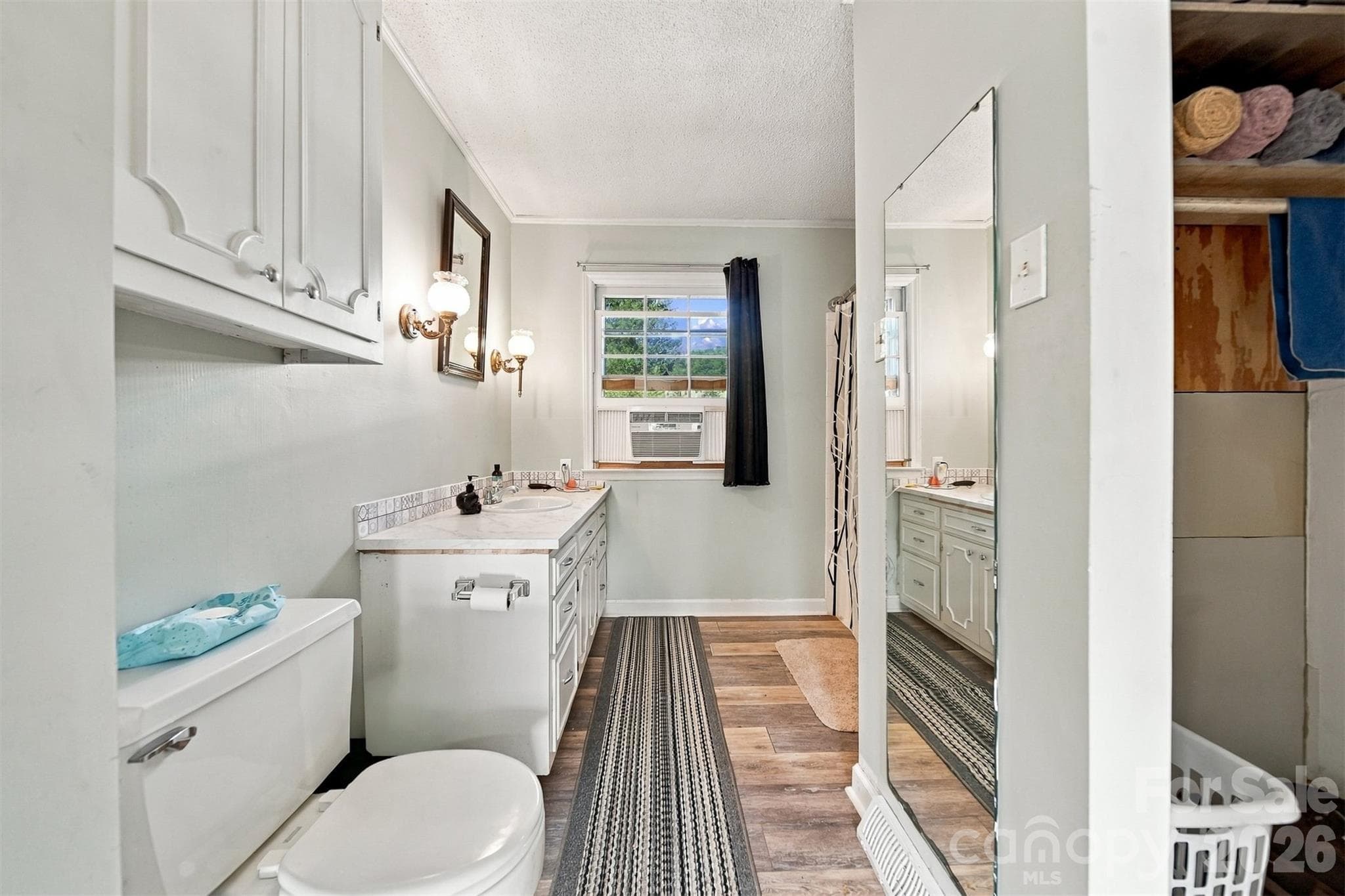 Second Living Quarters - 625 E Park Drive, Lincolnton
