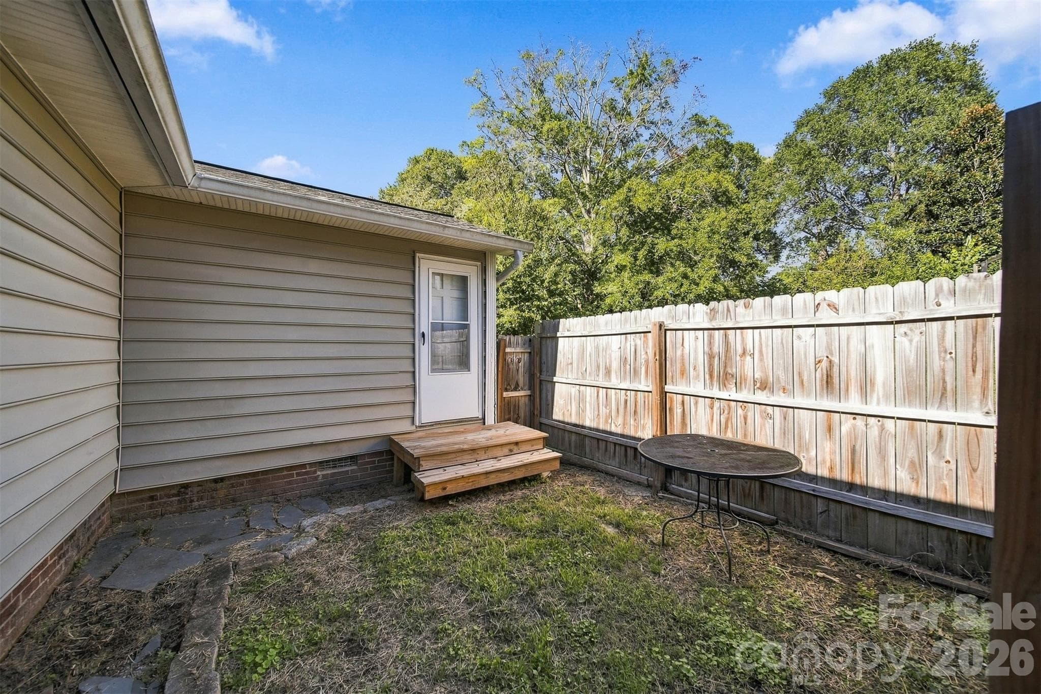 Second Living Quarters - 625 E Park Drive, Lincolnton
