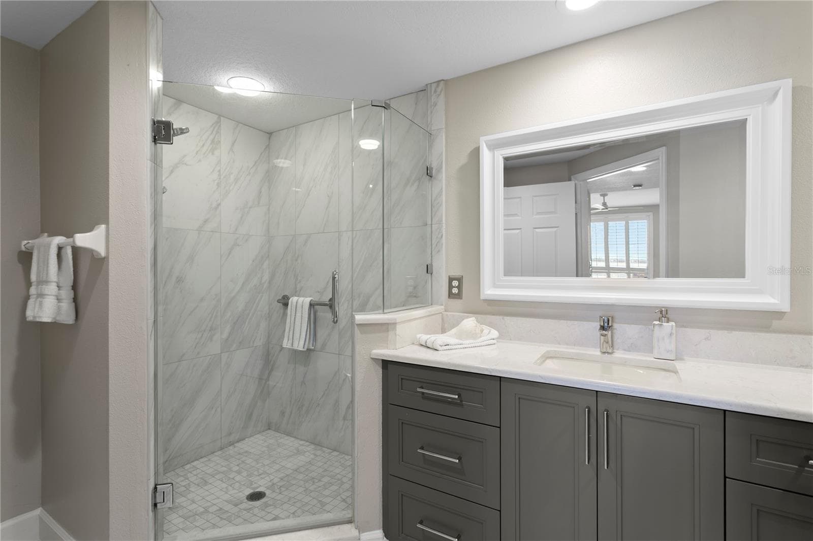 Large Walk-in Shower - 4961 BACOPA LN S #201, ST PETERSBURG