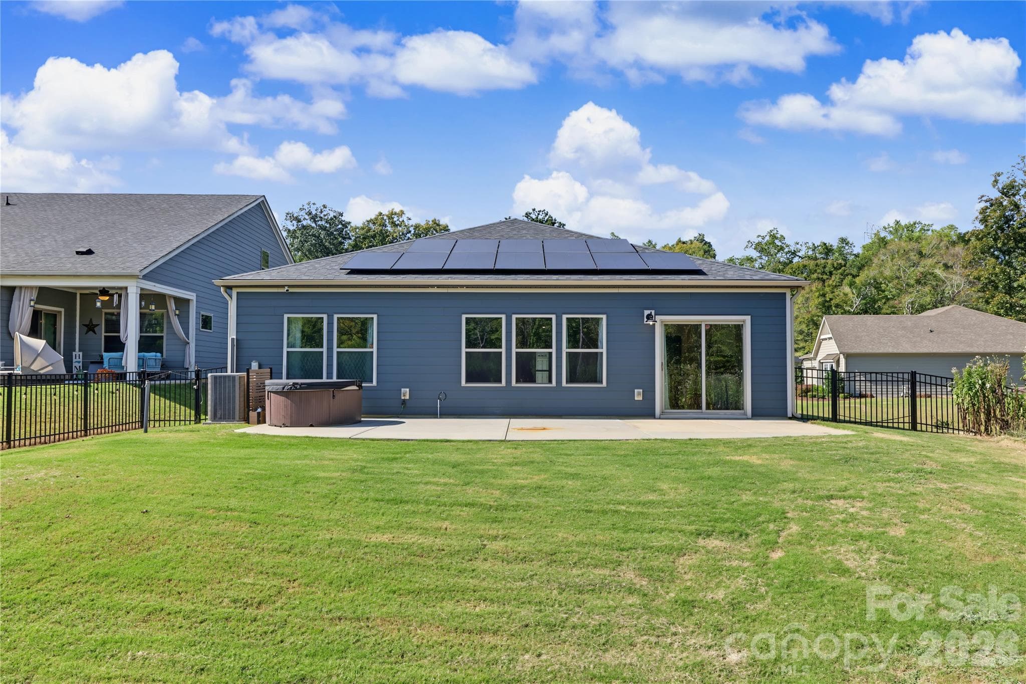 Single Family Residence at 5609 Lavaux Court, Charlotte, photo 31 of 48