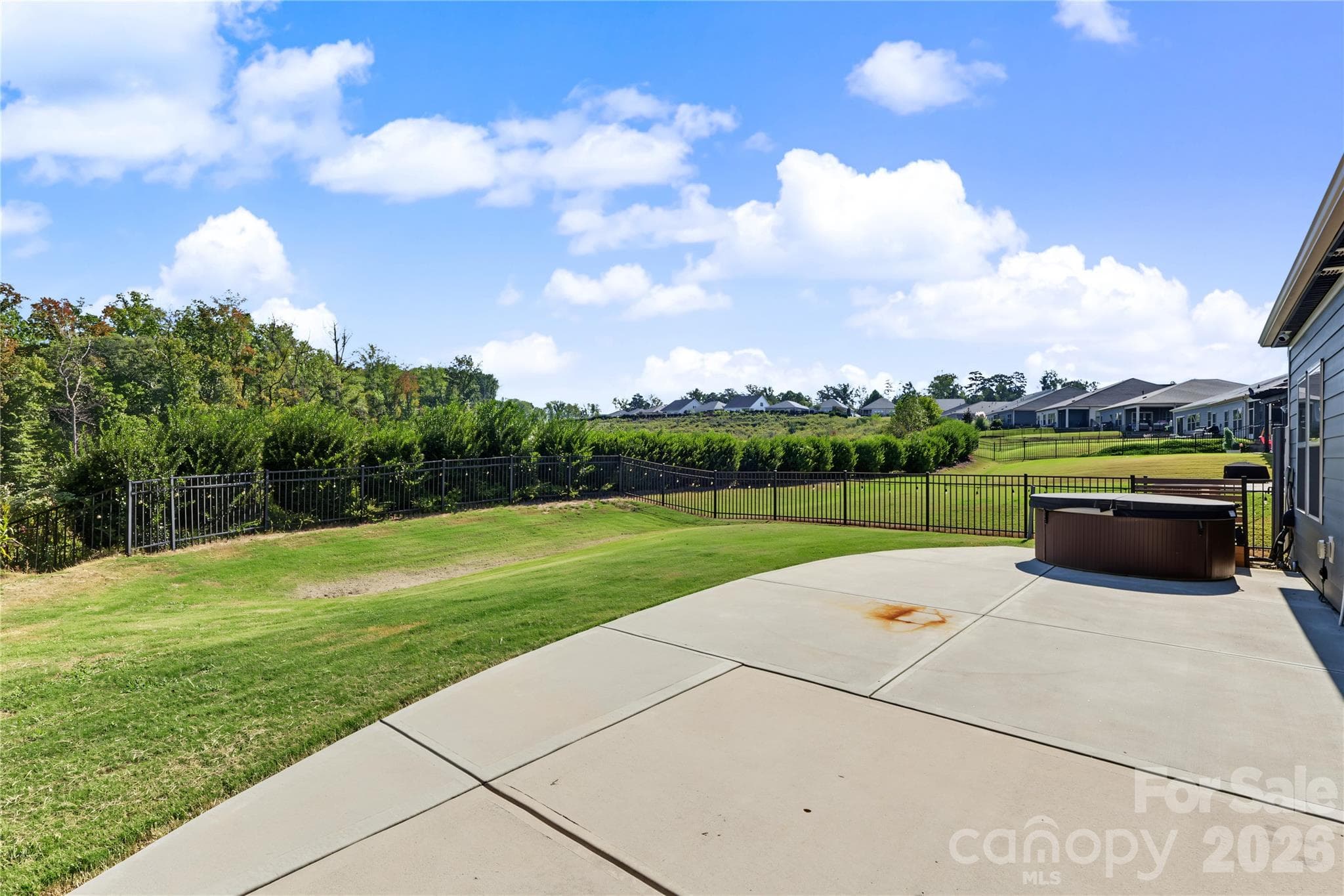 Single Family Residence at 5609 Lavaux Court, Charlotte, photo 32 of 48