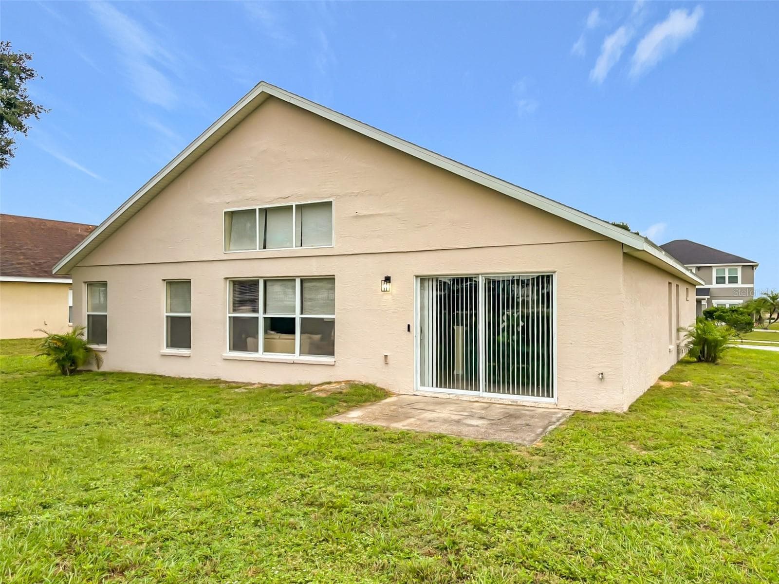 Single Family Residence at 1406 VISTA DEL LAGO BLVD, DUNDEE, photo 2 of 63