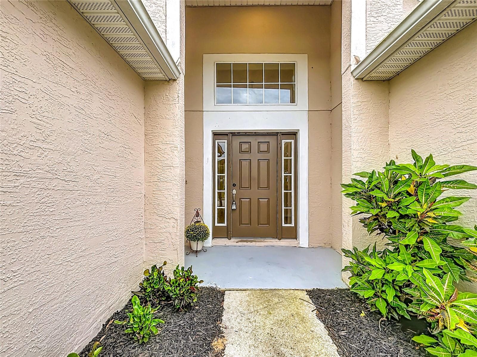 Single Family Residence at 1406 VISTA DEL LAGO BLVD, DUNDEE, photo 3 of 63