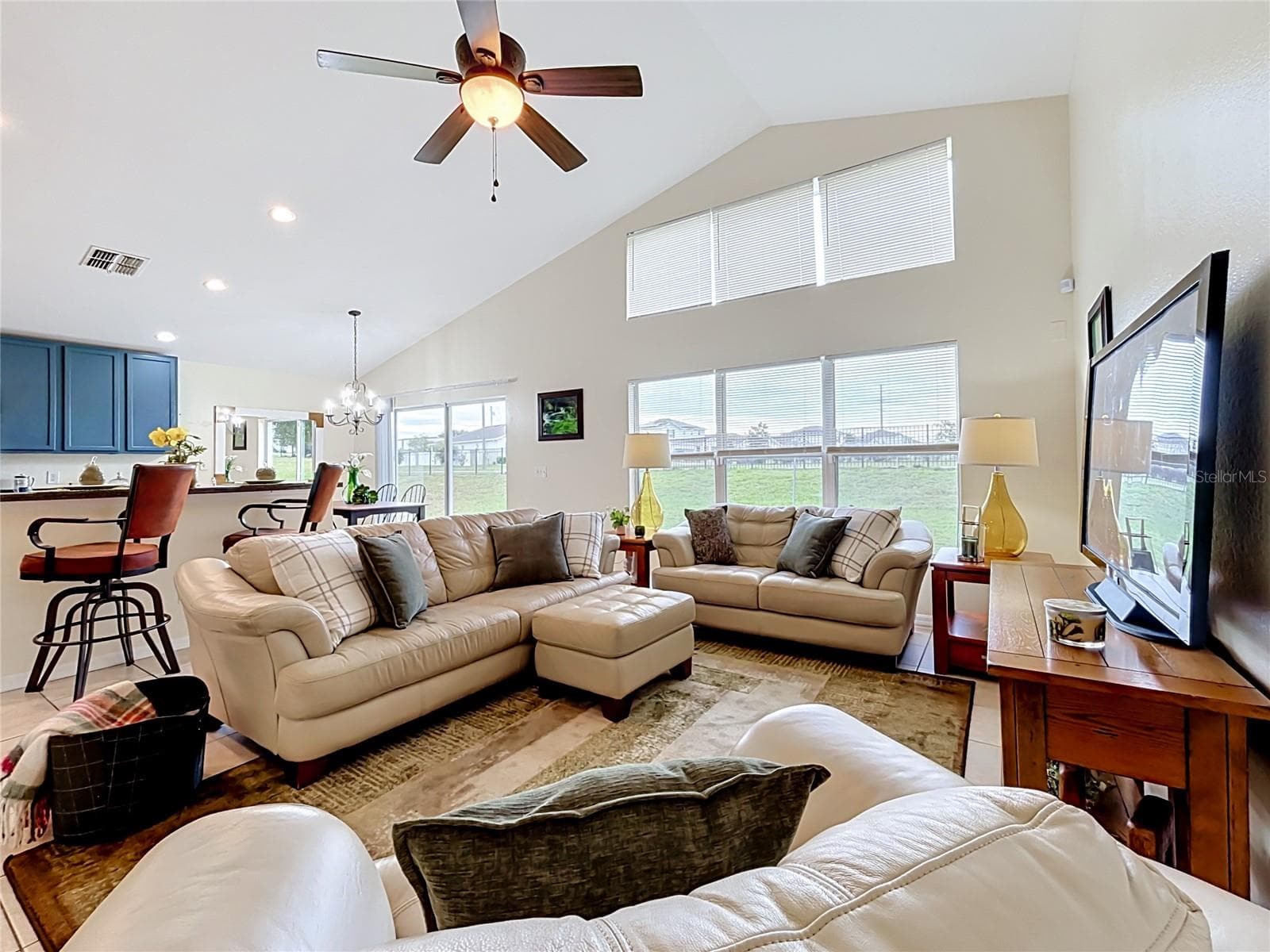 Single Family Residence at 1406 VISTA DEL LAGO BLVD, DUNDEE, photo 8 of 63