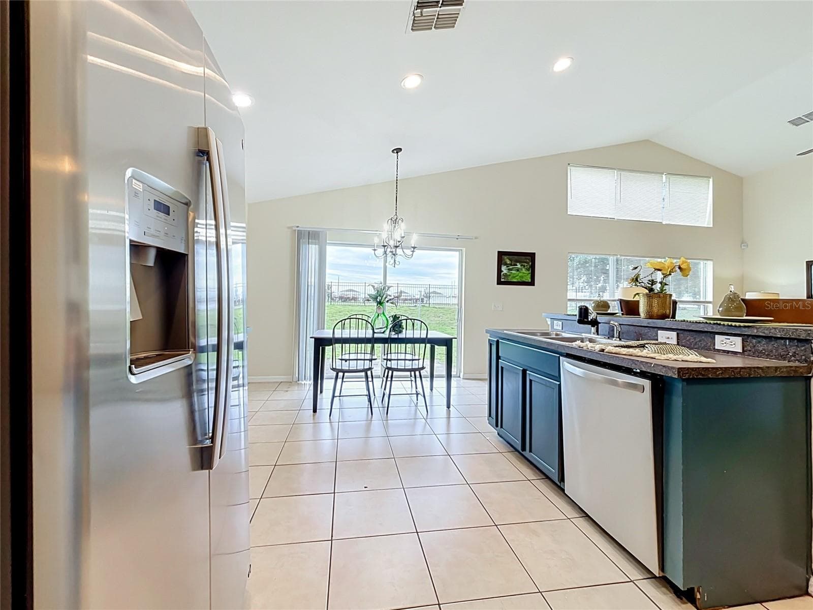 Single Family Residence at 1406 VISTA DEL LAGO BLVD, DUNDEE, photo 16 of 63