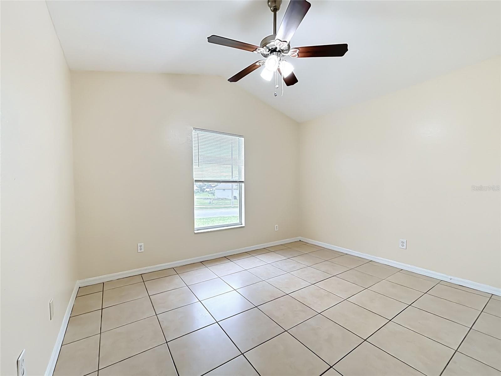 Single Family Residence at 1406 VISTA DEL LAGO BLVD, DUNDEE, photo 23 of 63