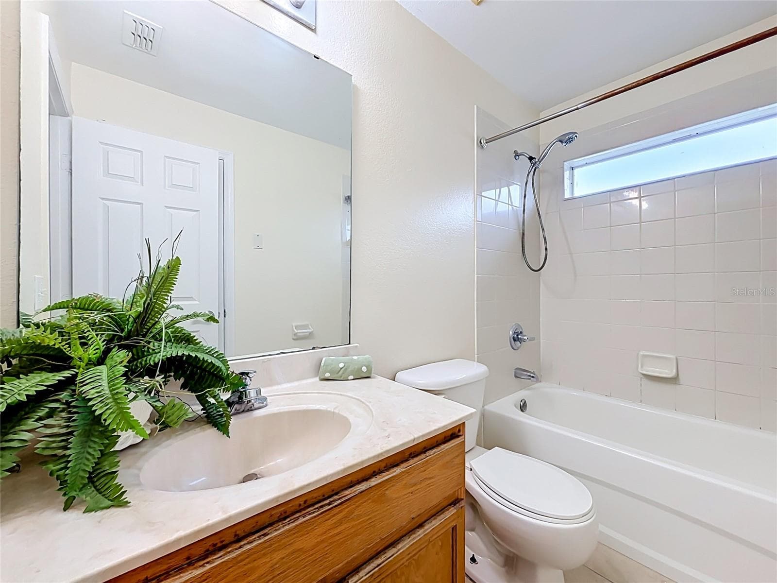 Single Family Residence at 1406 VISTA DEL LAGO BLVD, DUNDEE, photo 24 of 63