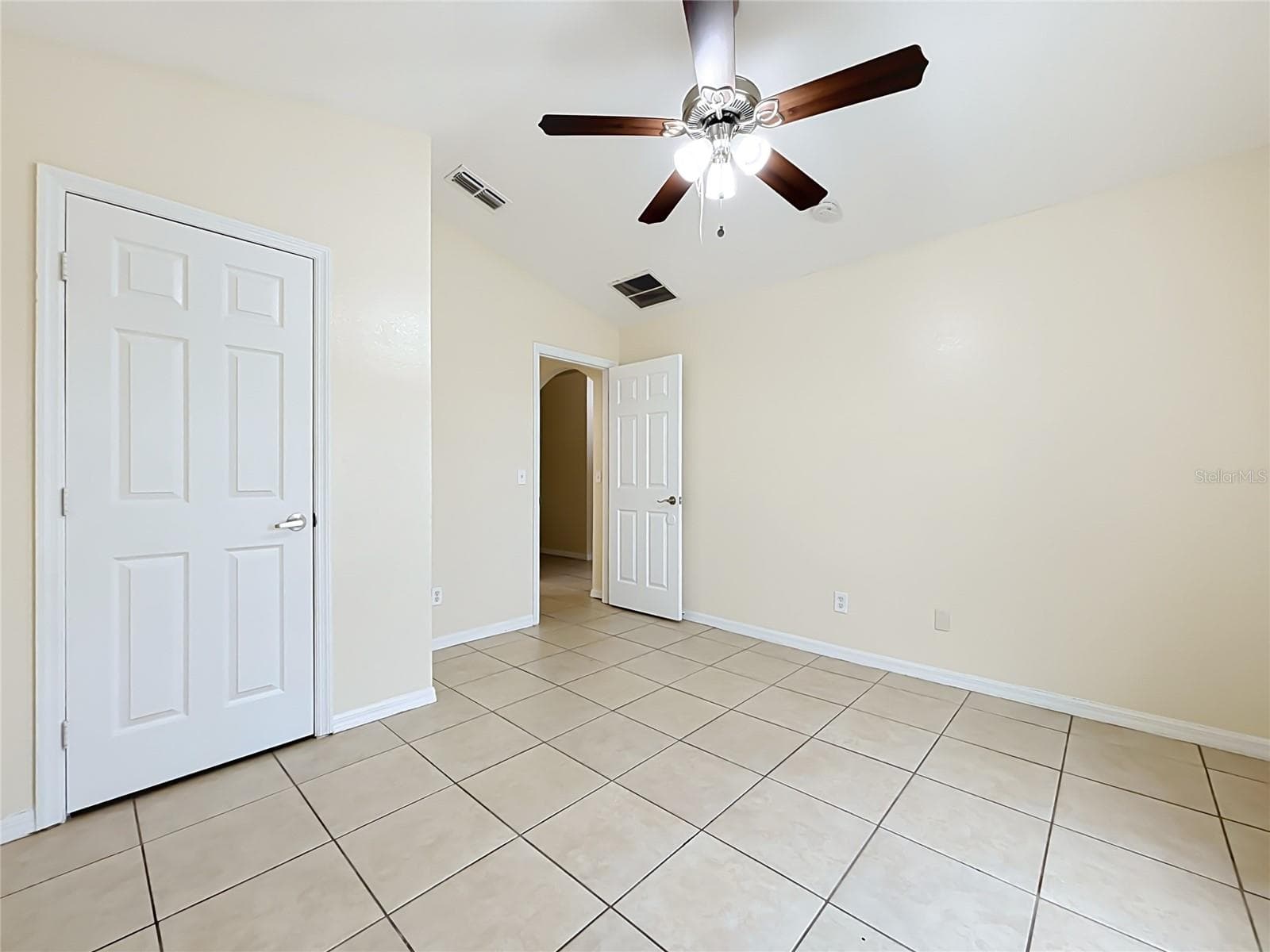 Single Family Residence at 1406 VISTA DEL LAGO BLVD, DUNDEE, photo 25 of 63