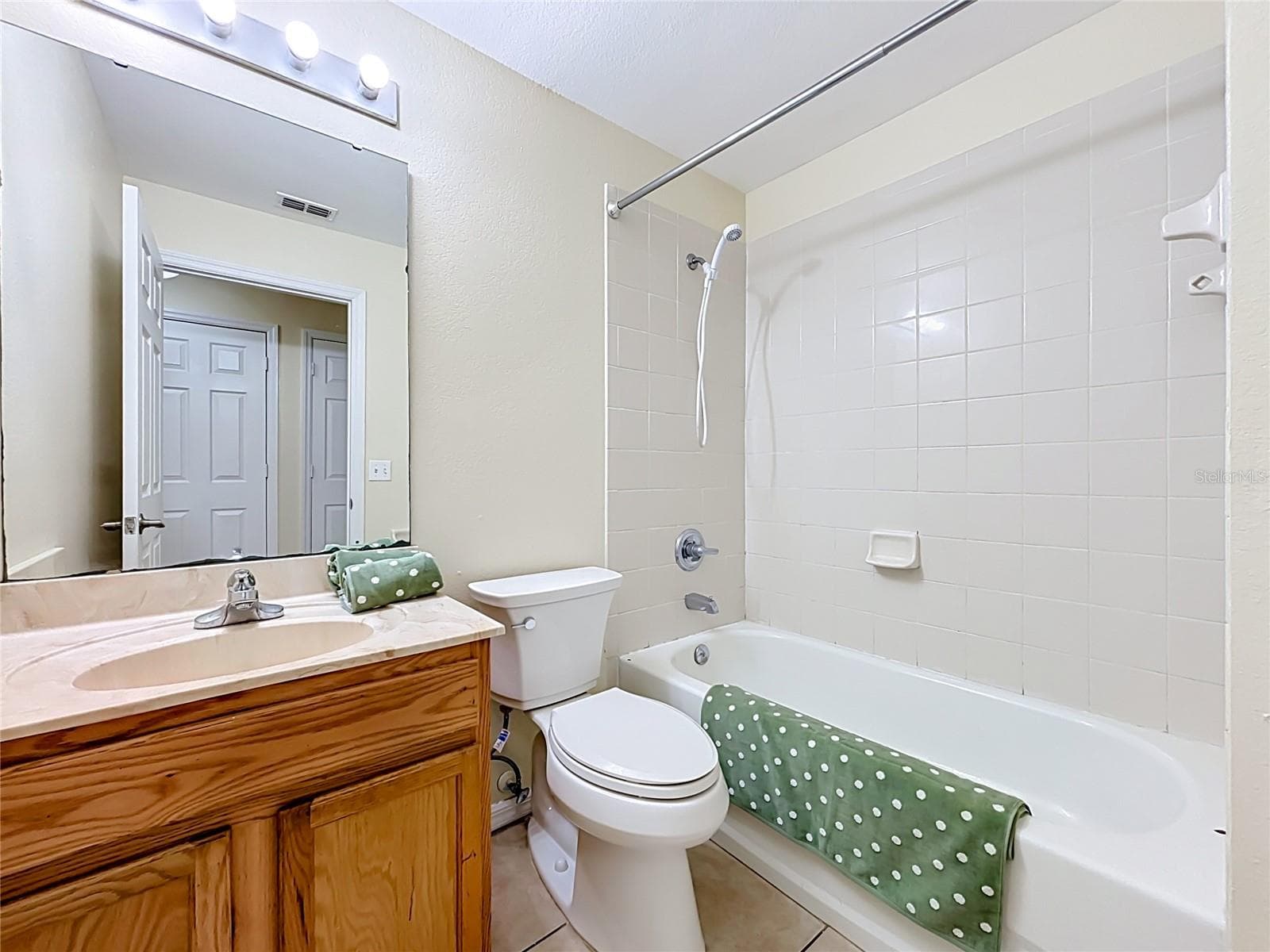 Single Family Residence at 1406 VISTA DEL LAGO BLVD, DUNDEE, photo 28 of 63
