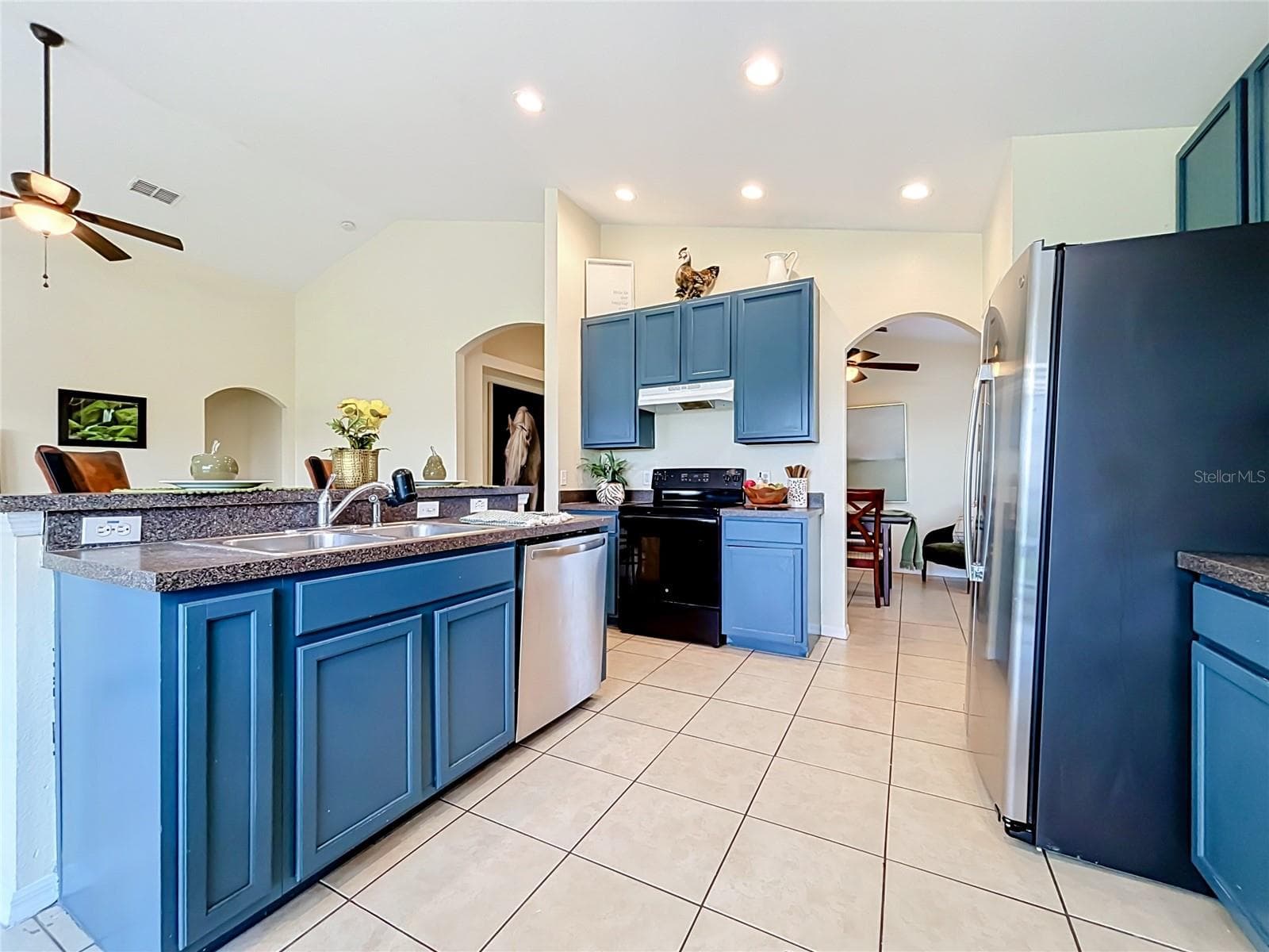 Single Family Residence at 1406 VISTA DEL LAGO BLVD, DUNDEE, photo 39 of 63
