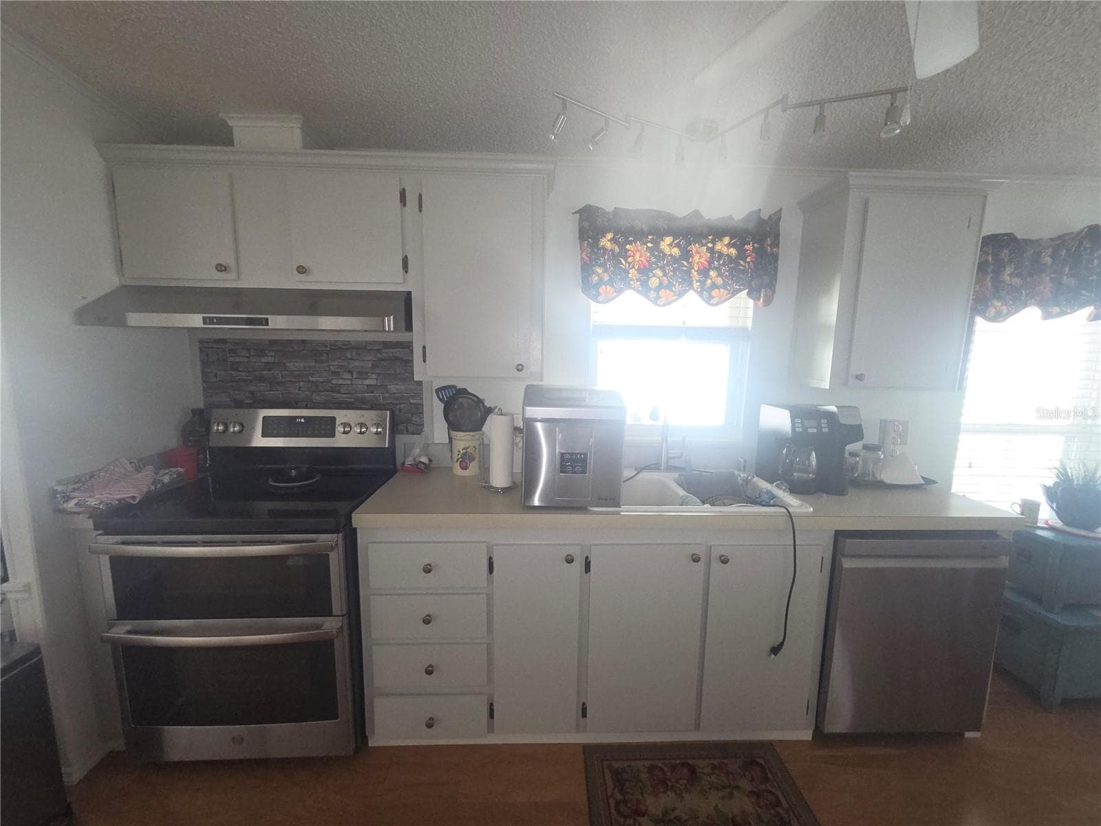 Manufactured Home at 345 VICTORIA DR, HAINES CITY, photo 36 of 85