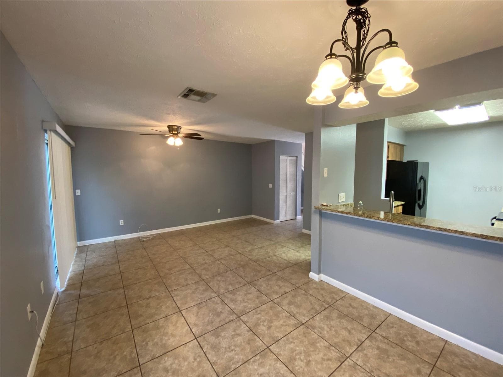 Townhouse at 9459 FOREST HILLS CIR, TAMPA, photo 8 of 32