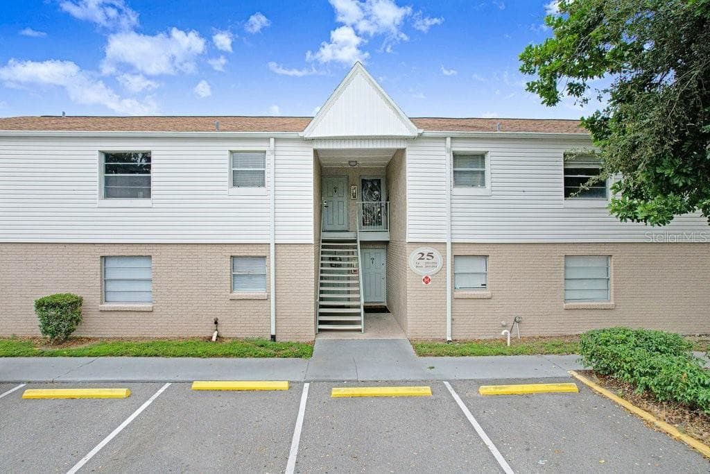 7210 N MANHATTAN AVE #2523