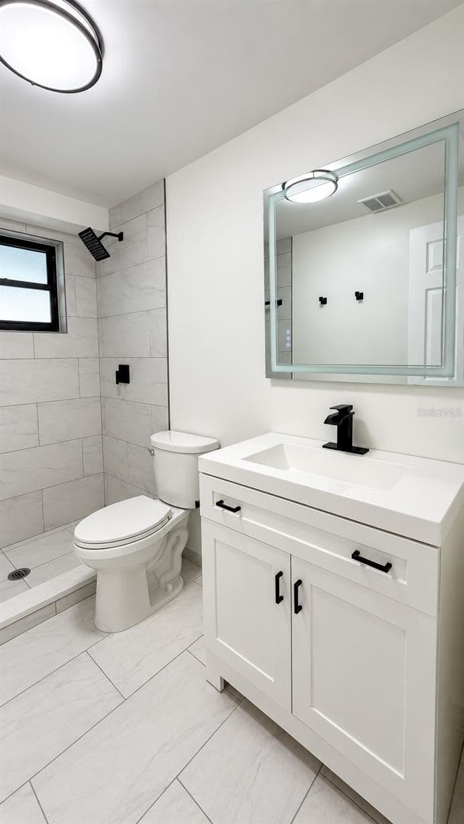 Bathroom 1 - 3708 HOLIDAY LAKE DR, HOLIDAY