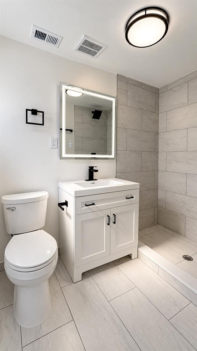 Bathroom 2 - 3708 HOLIDAY LAKE DR, HOLIDAY