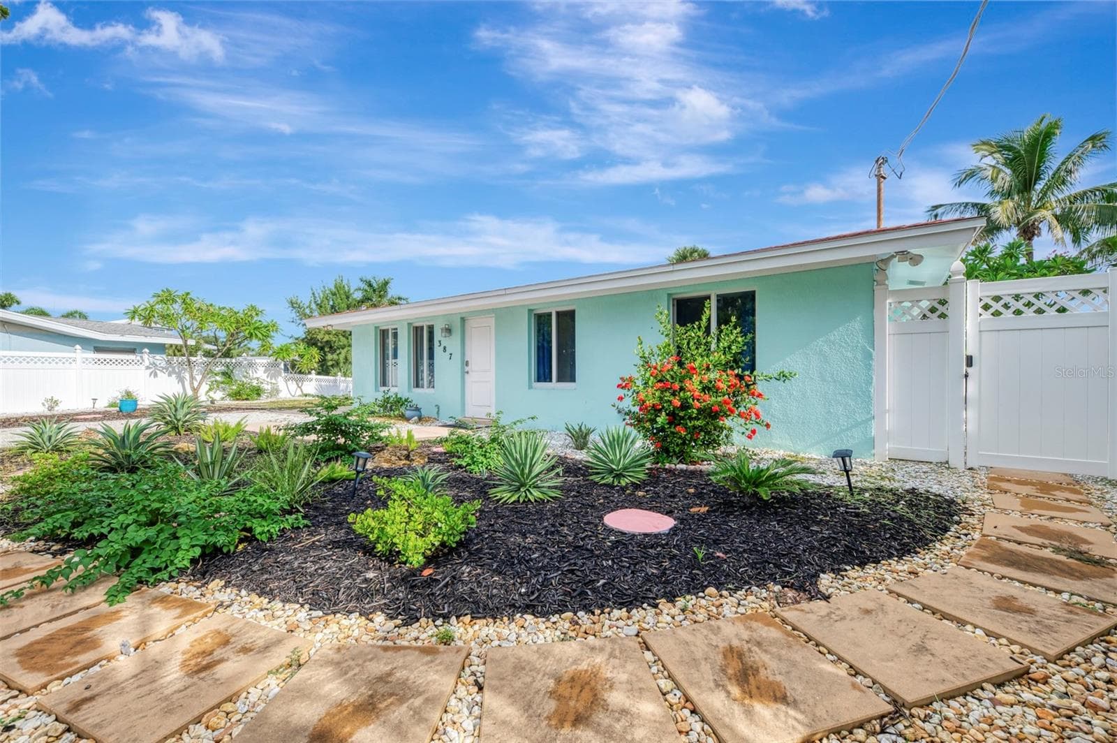 Single Family Residence at 387 AVENIDA MILANO, SARASOTA, photo 5 of 53