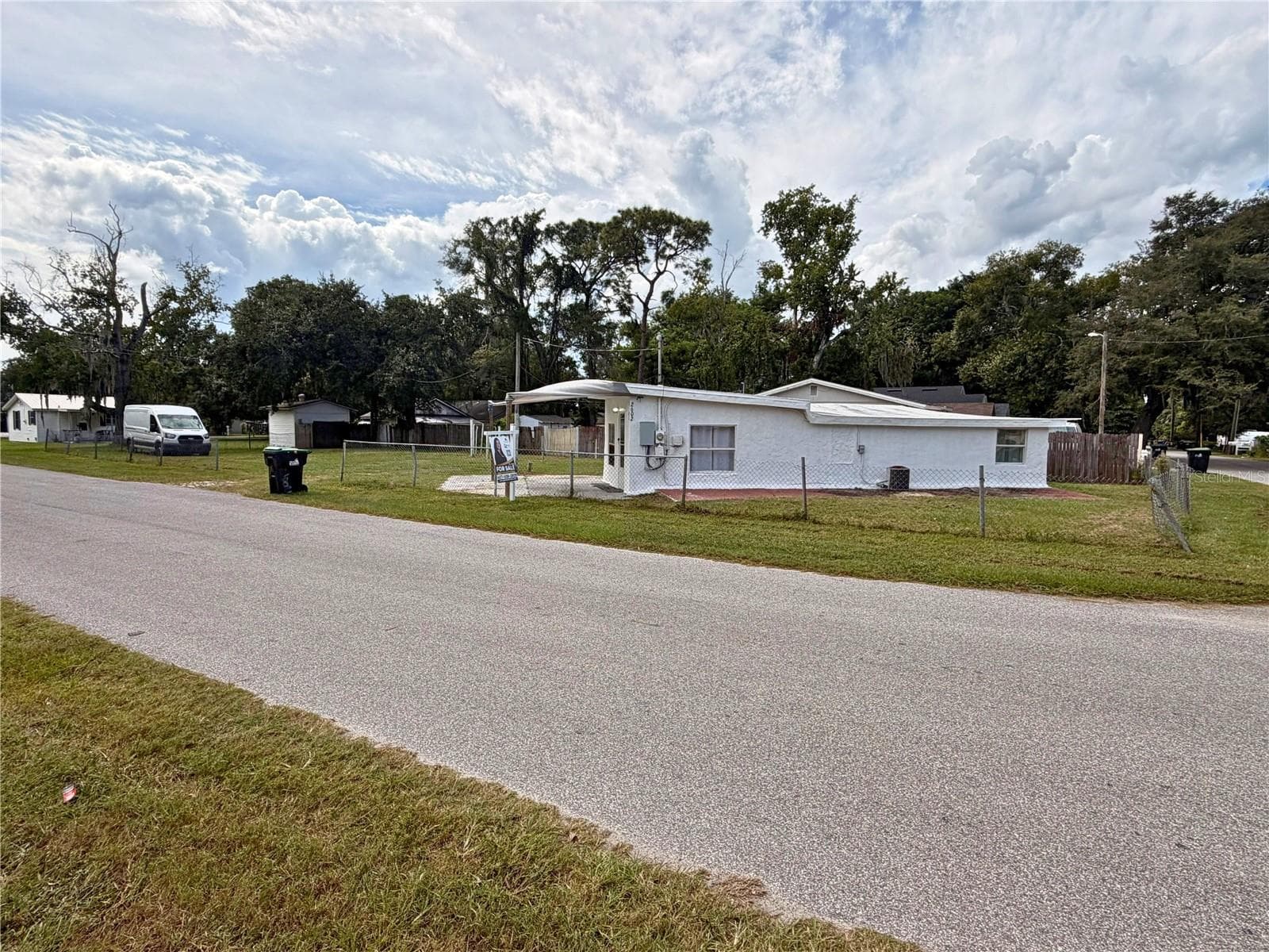 2602 SIDNEY AVE
