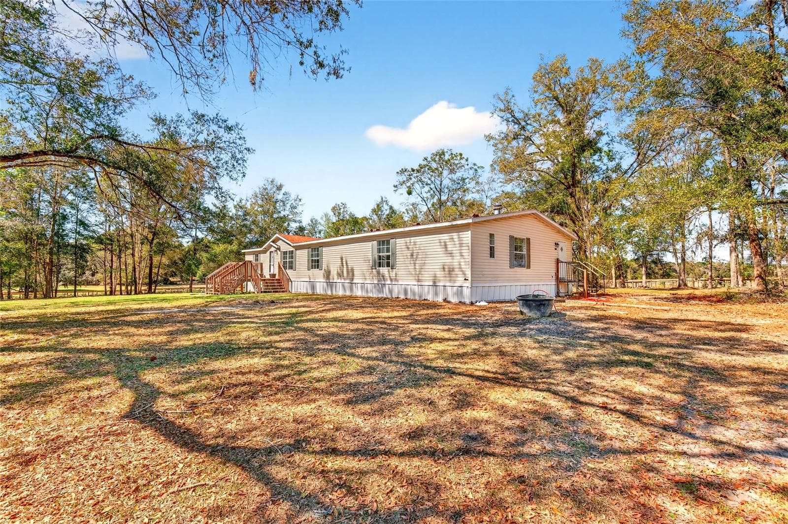 Manufactured Home at 10427 NW 8TH LN, OCALA, photo 5 of 38