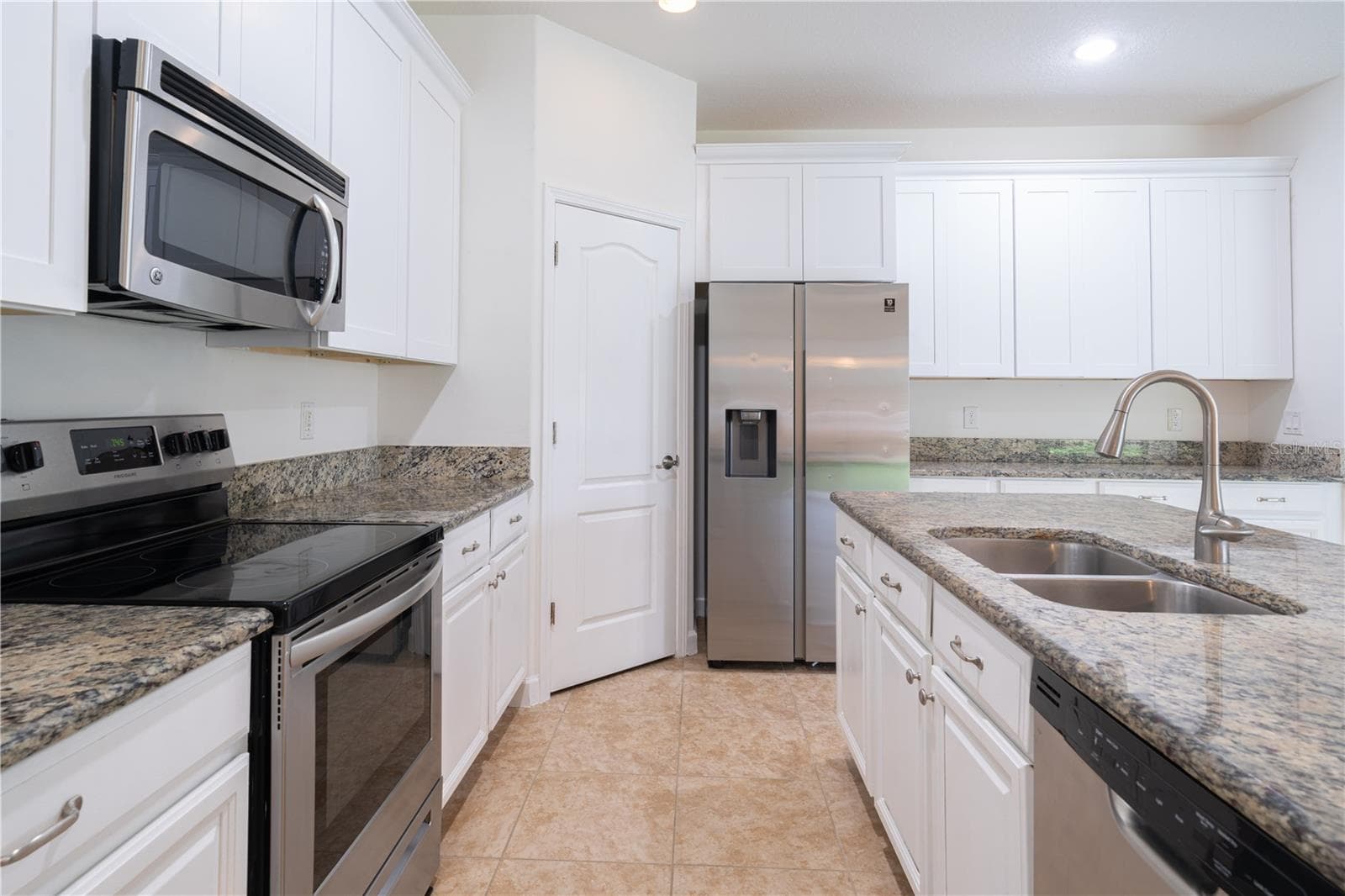 Single Family Residence at 15663 SIGNATURE DR, WINTER GARDEN, photo 5 of 19
