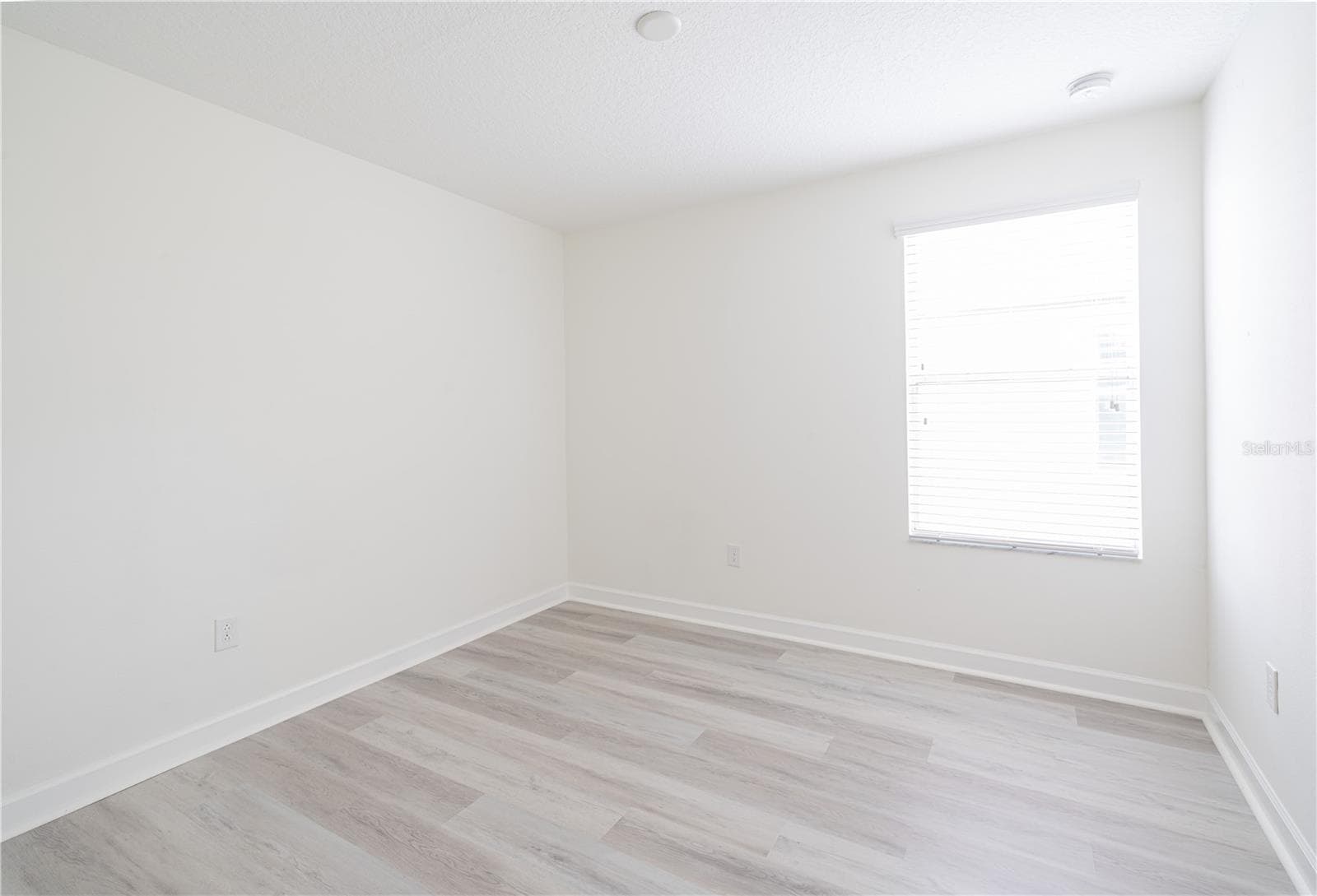 Single Family Residence at 15663 SIGNATURE DR, WINTER GARDEN, photo 9 of 19