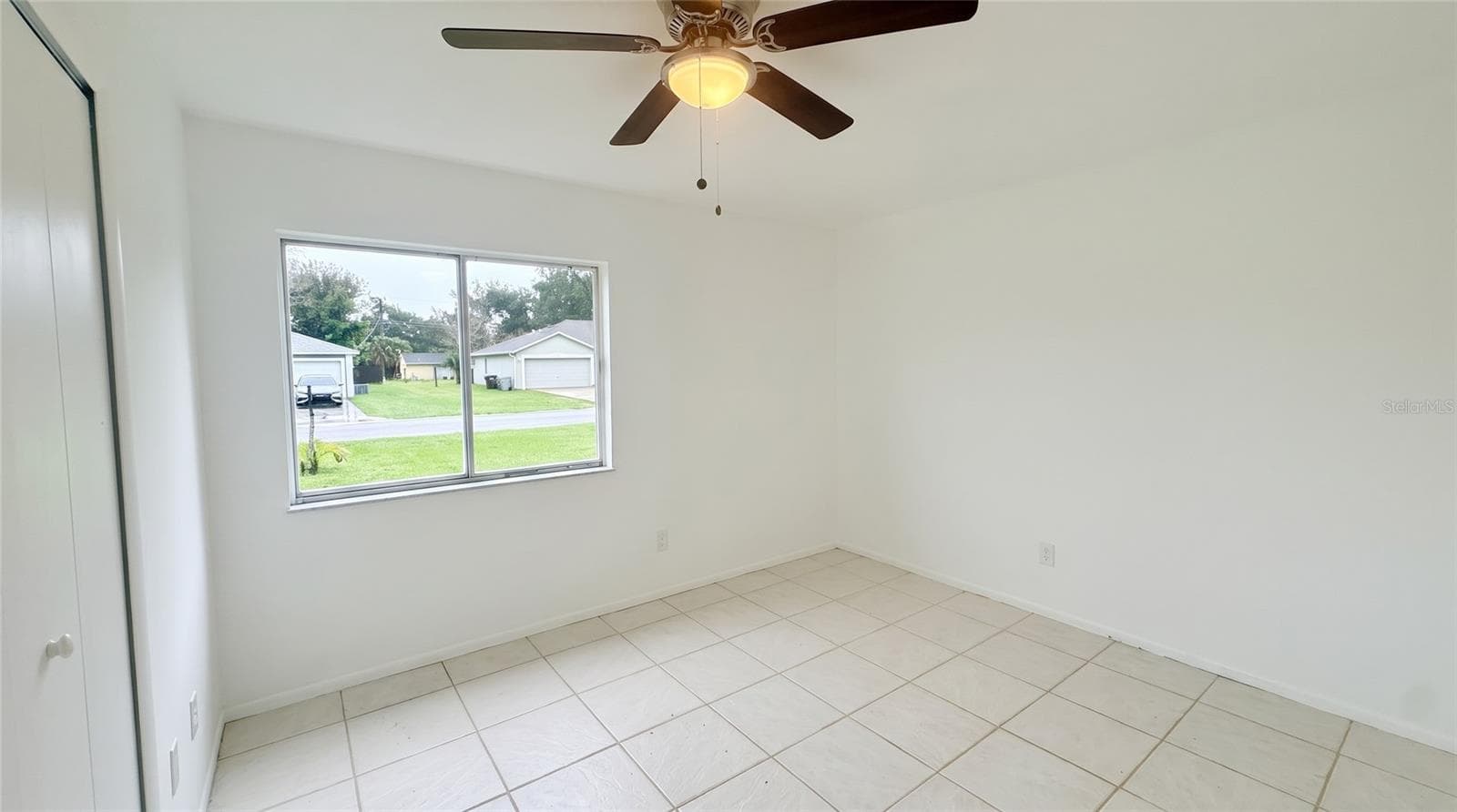 BED 2 - 731 SW 24TH ST, VERO BEACH