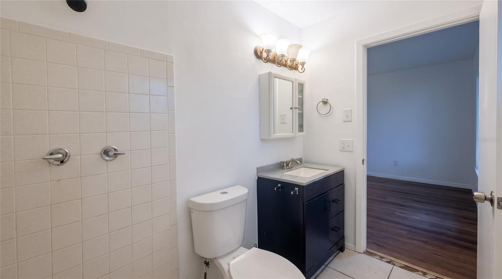MASTER BATHROOM - 731 SW 24TH ST, VERO BEACH