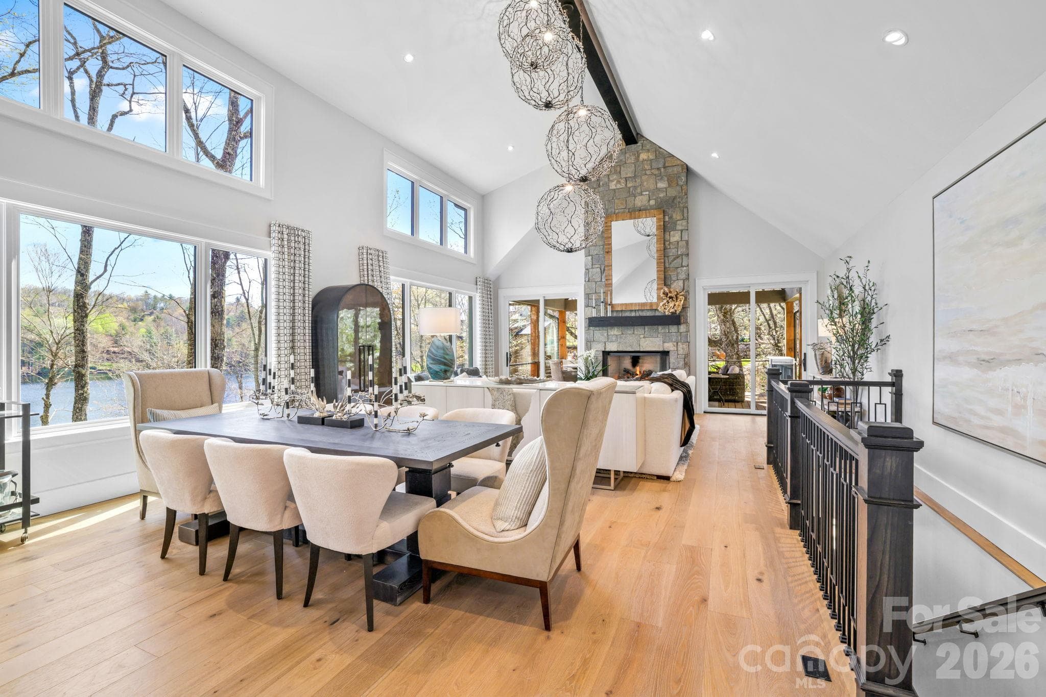 The Great Rm with large expansive windows - 95 Cardinal Trace, Lake Toxaway