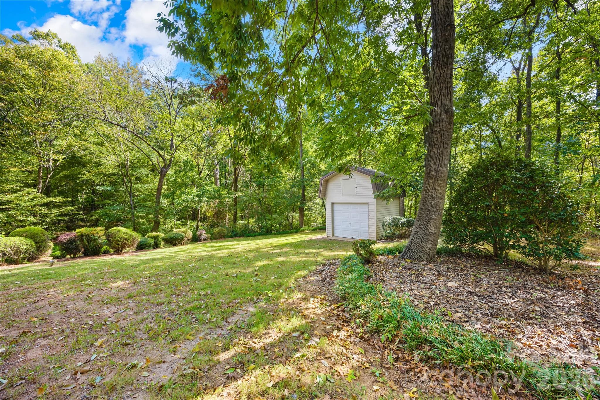 Right side of house with the shed - 16208 Deepwood Place, Indian Trail
